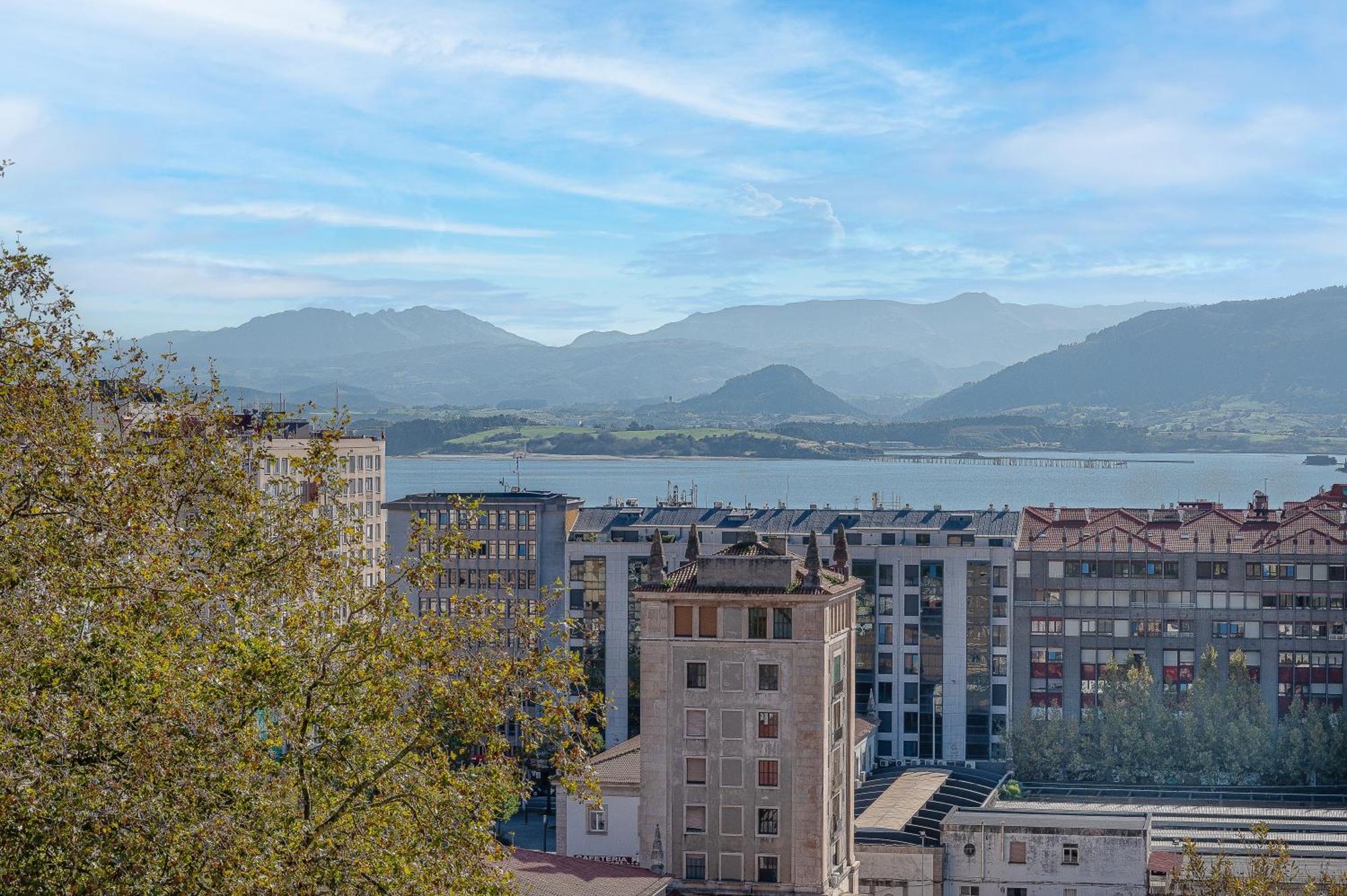 Apartamento En El Corazon De La Ciudad Junto A Las Estaciones Сантандер Экстерьер фото